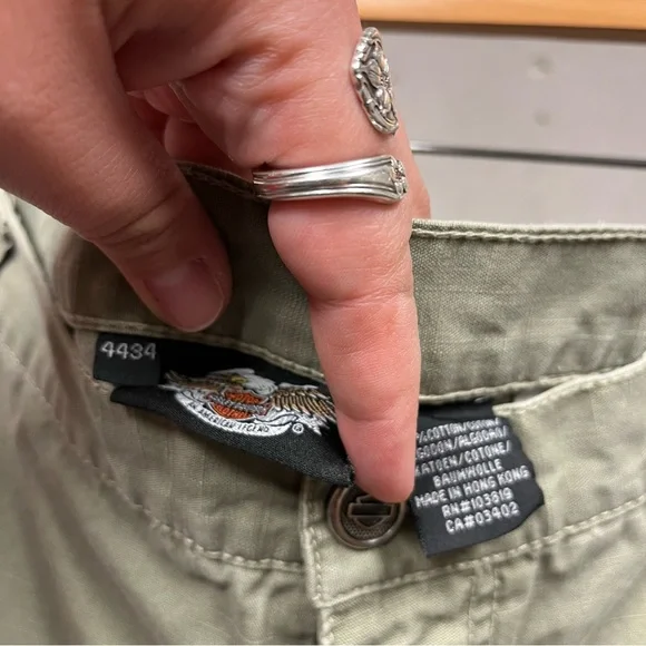 Harley Davidson Khaki Green Cargo Style Zip Off Leg Convertible Workwear Pants - Picture 3 of 4